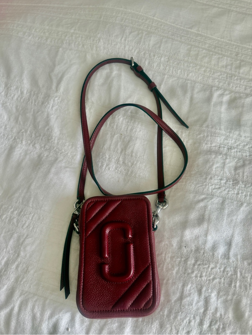 NWOT Marc Jacobs Logo Quilted THE MOTO SHOT Phone Crossbody Bag WINE